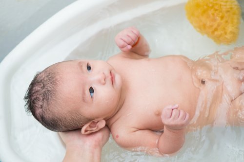 Baby được chăm sóc đúng cách cho những tháng đầu đời tại Bon Spa