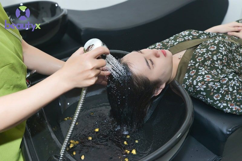 Gội đầu dưỡng sinh thảo dược tại Hebe Spa