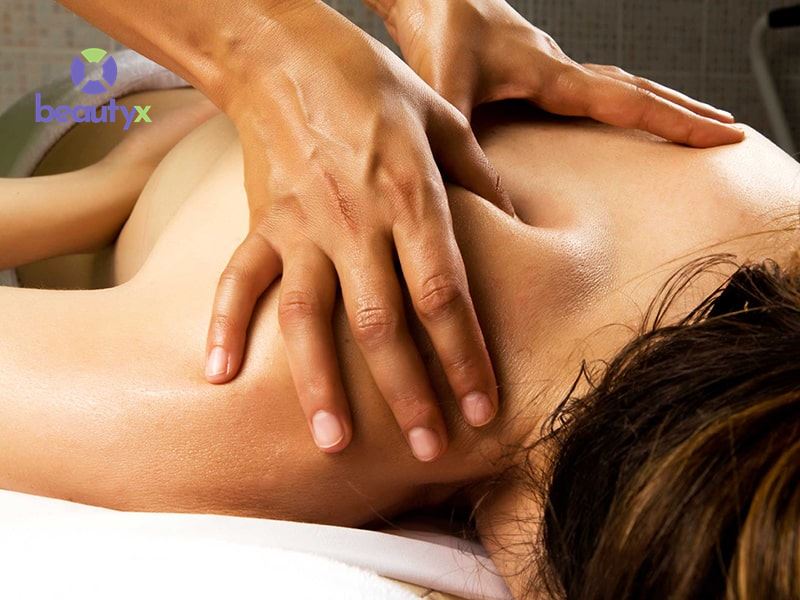 Kỹ thuật massage Shiatsu Nhật Bản sử dụng chủ yếu ngón tay và lòng bàn tay