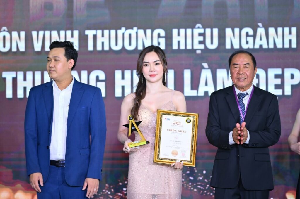 CEO Kim Nana của NA Korea Beauty & Spa nhận giải Top 50 Thương Hiệu Vàng Làm Đẹp Việt – Hàn