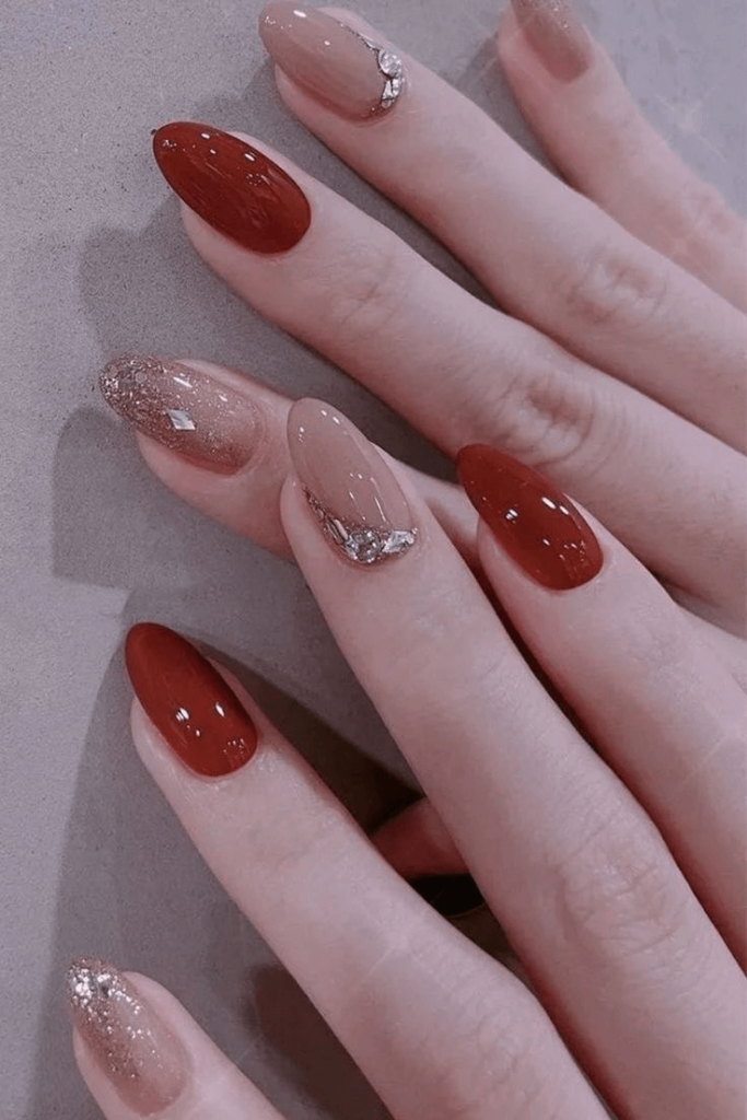 Mẫu nail tết tone màu đỏ