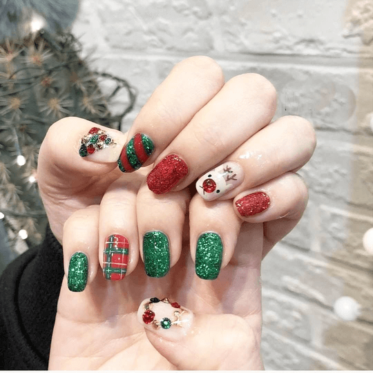 Mẫu nail noel sang chảnh