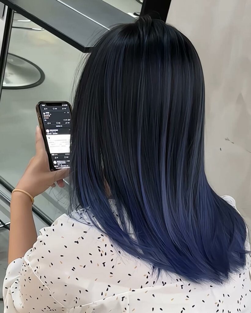 Balayage màu xanh đen