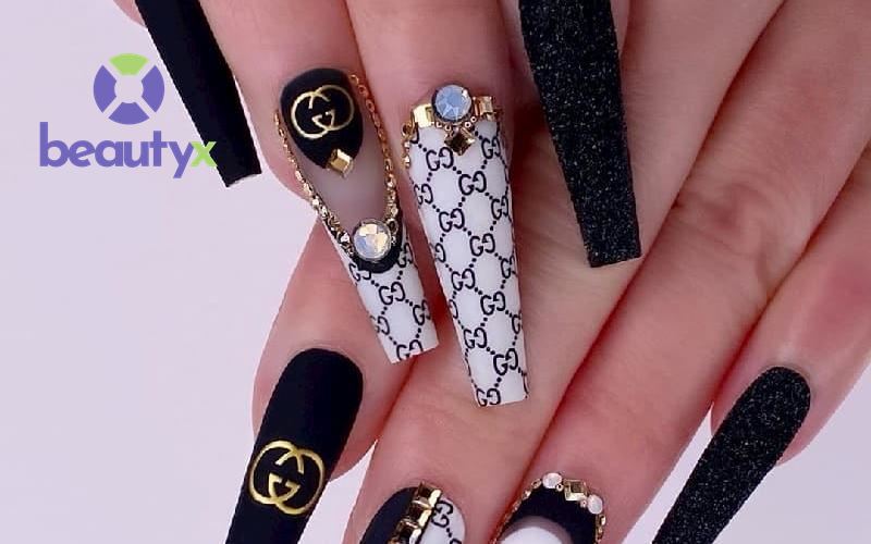 Mẫu nail mang lại sự nổi bật, sang trọng và sành điệu