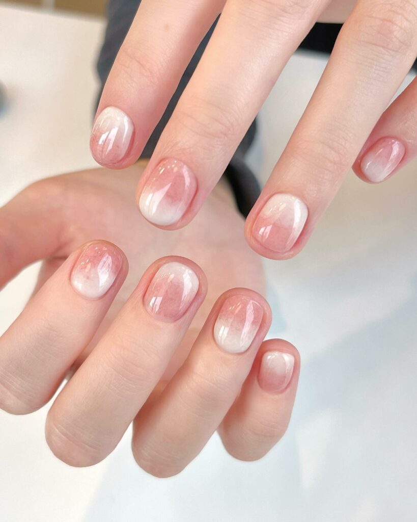 Mẫu nail tết tone màu đỏ