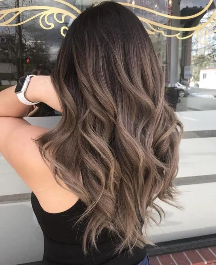 Tóc nhuộm nâu khói balayage