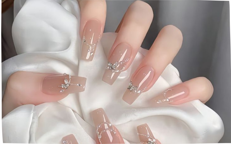 Mẫu nail đính đá