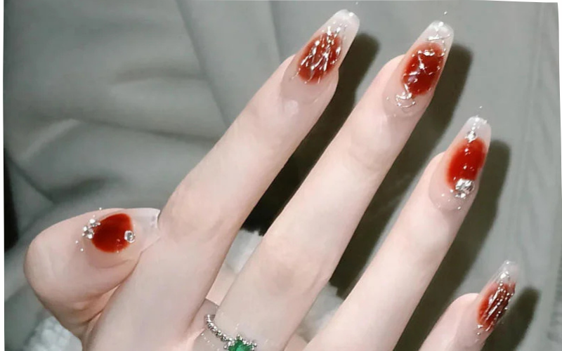 Mẫu nail màu đỏ