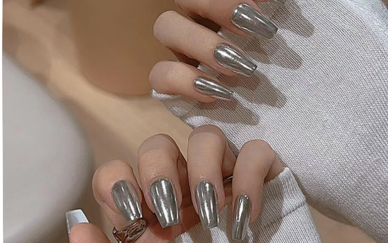 Mẫu nail tráng gương